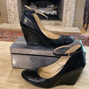NINE WEST ZELENE BLACK LEATHER WEDGE W/ANKLE STRAP SZ 7.5 $24